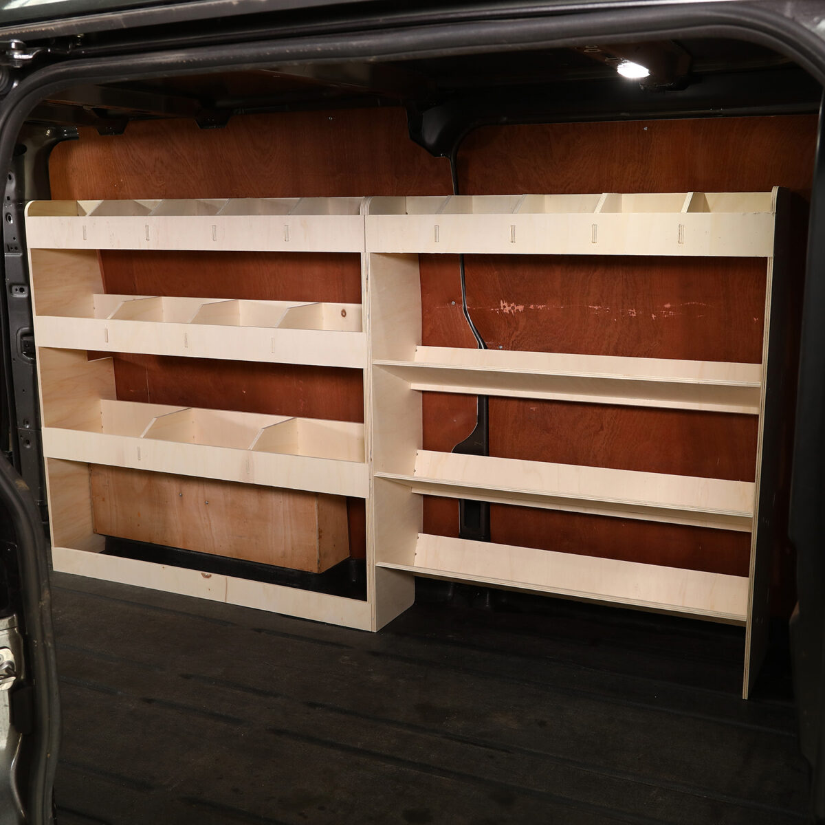 Mercedes Vito L3 2003+ Caja de herramientas y estantería trasera - Imagen 2